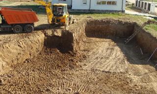 Рытье котлованов под фундамент в Норильске – цена от 2559 руб. за м3 | 2Землекопа-Нрл