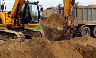 Выкопать яму экскаватором в Норильске от 922 руб. - 2Землекопа-Нрл 